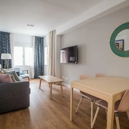 Ibericabeds Puerta Elvira Apartment *